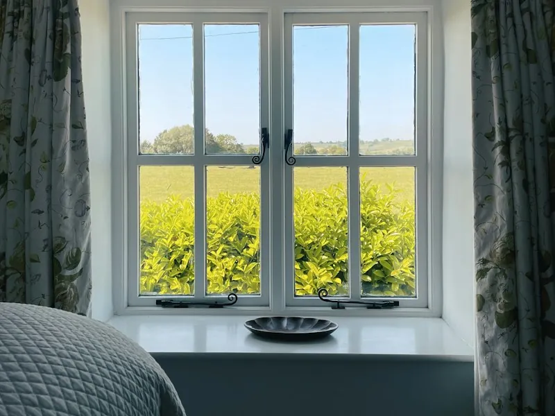 Suite Cocagne : grande fenêtre sur les champs de colza